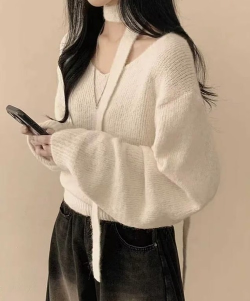Aelina(エリナ)の「チョーカー風ネックストラップ付きVネックルーズニットトップス(ニット/セーター・レディース・オフホワイト/グレー/ブルー/ピンク・FREE)」の7枚目の写真