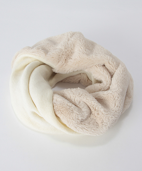 LBC（エルビーシー）の「ニットxファー切り替えスヌード（ストール/ショール・レディース・ブラック/オフホワイト/グレー・FREE）」の2枚目の写真