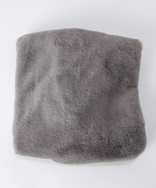 LBC（エルビーシー）の「ニットxファー切り替えスヌード（ストール/ショール・レディース・ブラック/オフホワイト/グレー・FREE）」の5枚目の写真