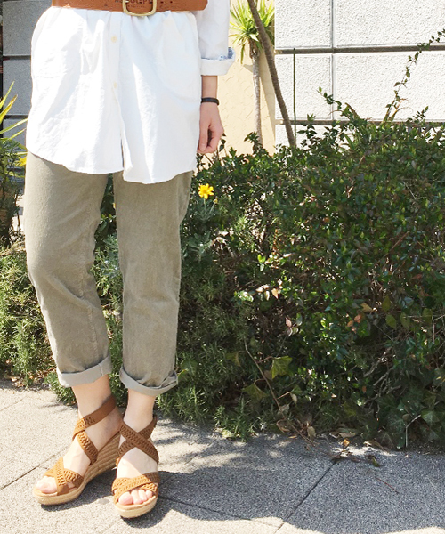 OLD BETTY'S（オールドベティーズ）の「Corduroy 5Pocket Taperd Pants/コーデュロイ5ポケットテーパードパンツ（その他パンツ・レディース・キナリ/ベージュ/ネイビー/ターコイズブルー・FREE）」の3枚目の写真