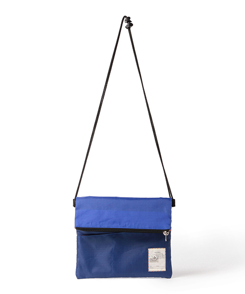 BEAMS LIGHTS(ビームスライツ)の「BEAMS LIGHTS / マルチポケットサコッシュ(ショルダーバッグ・メンズ・ブルー/ブラック/オリーブ/グレー・ONE SIZE)」の4枚目の写真