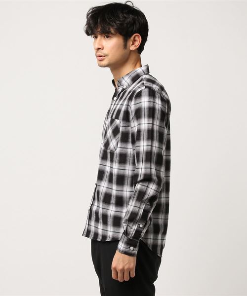 THE CASUAL(カジュアル)の「30S高密度ブロード長袖レギュラーカラーシャツ(シャツ/ブラウス・メンズ・カーキ/ネイビー/ブルー/グレー/ブラック系その他/ブルー系その他3/ブルー系その他2/ワイン/ピンク/ホワイト系その他2/ブラック/ブルー系その他/サックスブルー/テラコッタ/ホワイト系その他/ホワイト・M/L/XL/S)」の17枚目の写真