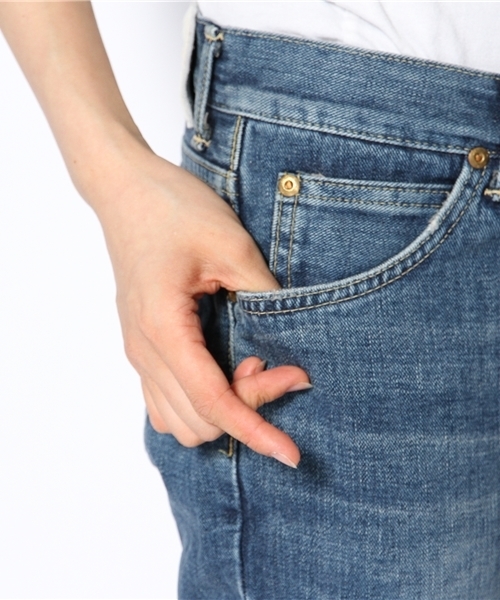 Lee（リー）の「Lee(リー） C アンクルスリム デニムパンツ（デニムパンツ・レディース・ライトブルー/ネイビー・X-SMALL/SMALL/MEDIUM）」の7枚目の写真