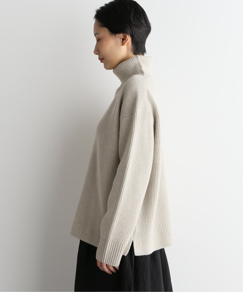 JOURNAL STANDARD LUXE(ジャーナルスタンダード ラックス)の「アゼキョウシュク タートルプルオーバー(ニット/セーター・レディース・ベージュ/ブラウン・FREE)」の4枚目の写真
