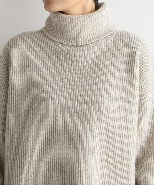 JOURNAL STANDARD LUXE(ジャーナルスタンダード ラックス)の「アゼキョウシュク タートルプルオーバー(ニット/セーター・レディース・ベージュ/ブラウン・FREE)」の6枚目の写真