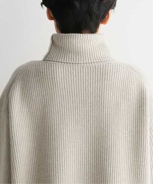 JOURNAL STANDARD LUXE(ジャーナルスタンダード ラックス)の「アゼキョウシュク タートルプルオーバー(ニット/セーター・レディース・ベージュ/ブラウン・FREE)」の8枚目の写真