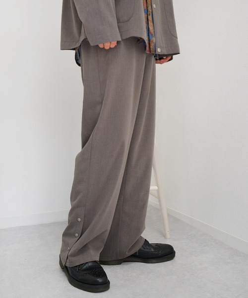 kutir（クティール）の「ワイドストレートパンツ　セットアップ（その他パンツ・メンズ・ライトグレー/チャコールグレー/ダークブラウン・LARGE/MEDIUM）」の3枚目の写真