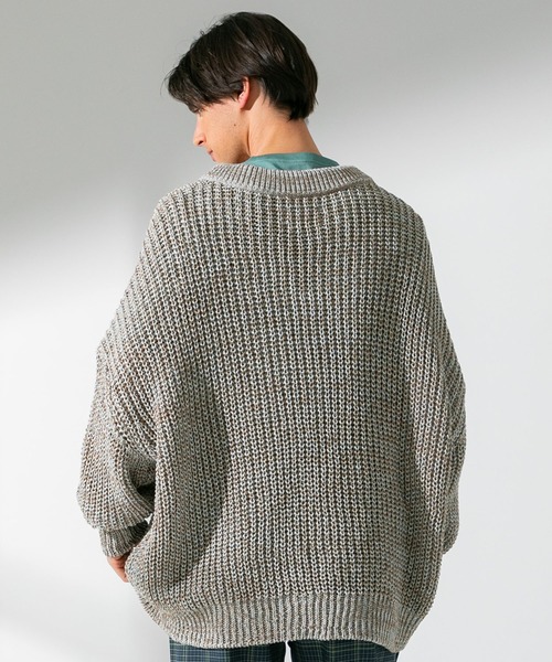 UNITED TOKYO（ユナイテッドトウキョウ）の「テープヤーンオーバーサイズⅤニット/ビックシルエット（ニット/セーター・メンズ・ブラック/ベージュ・FREE）」の4枚目の写真