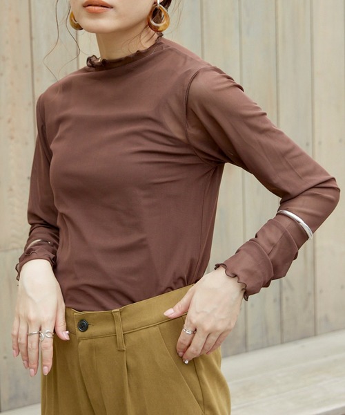 VANNIE U（ヴァニーユー）の「ハイネックチュールT（Tシャツ/カットソー・レディース・ブラウン/ベージュ・FREE）」の2枚目の写真