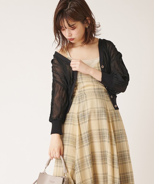 natural couture(ナチュラルクチュール)の「ほんのりシアークリンクルブラウスカーデ(カーディガン/ボレロ・レディース・ブラック/ベージュ/アイボリー/ピンクベージュ・FREE)」の3枚目の写真
