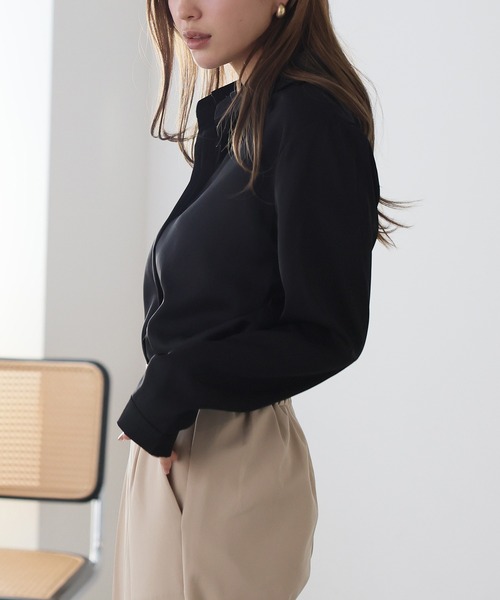 Ulysses（ユリシス）の「マットサテンシャツ（シャツ/ブラウス・レディース・ブルー/ベージュ/ホワイト/ブラック・M/L）」の11枚目の写真