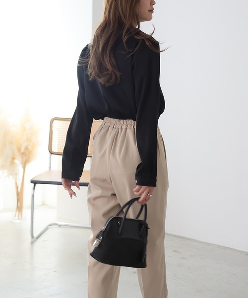 Ulysses（ユリシス）の「マットサテンシャツ（シャツ/ブラウス・レディース・ブルー/ベージュ/ホワイト/ブラック・M/L）」の13枚目の写真