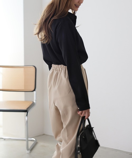 Ulysses（ユリシス）の「マットサテンシャツ（シャツ/ブラウス・レディース・ブルー/ベージュ/ホワイト/ブラック・M/L）」の14枚目の写真