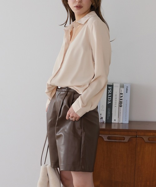 Ulysses（ユリシス）の「マットサテンシャツ（シャツ/ブラウス・レディース・ブルー/ベージュ/ホワイト/ブラック・M/L）」の17枚目の写真