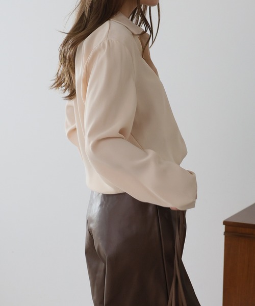 Ulysses（ユリシス）の「マットサテンシャツ（シャツ/ブラウス・レディース・ブルー/ベージュ/ホワイト/ブラック・M/L）」の21枚目の写真