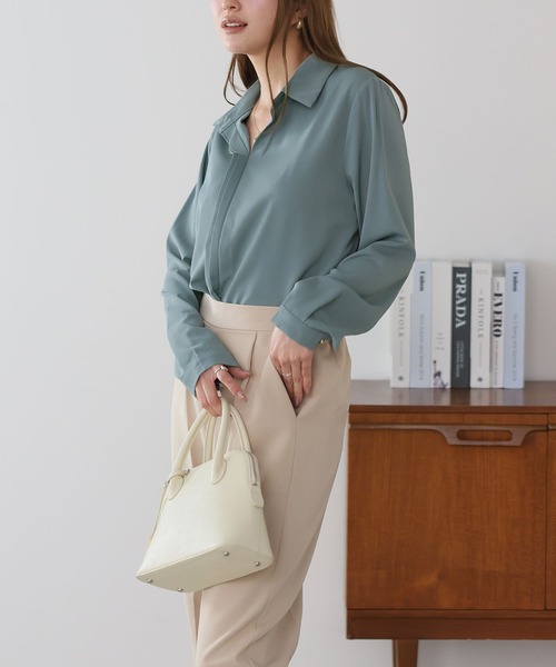 Ulysses（ユリシス）の「マットサテンシャツ（シャツ/ブラウス・レディース・ブルー/ベージュ/ホワイト/ブラック・M/L）」の5枚目の写真