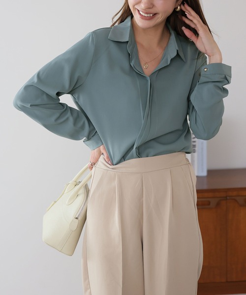 Ulysses（ユリシス）の「マットサテンシャツ（シャツ/ブラウス・レディース・ブルー/ベージュ/ホワイト/ブラック・M/L）」の7枚目の写真