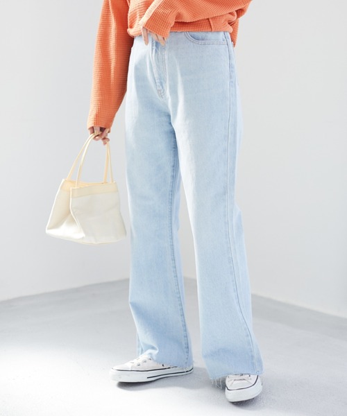 Green　Parks（グリーンパークス）の「ブーツカットデニムパンツ＊（デニムパンツ・レディース・アイボリー/ワンウォッシュ/ライトインディゴブルー・L/M）」の2枚目の写真