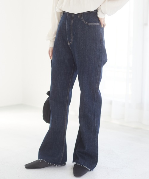 Green　Parks（グリーンパークス）の「ブーツカットデニムパンツ＊（デニムパンツ・レディース・アイボリー/ワンウォッシュ/ライトインディゴブルー・L/M）」の3枚目の写真
