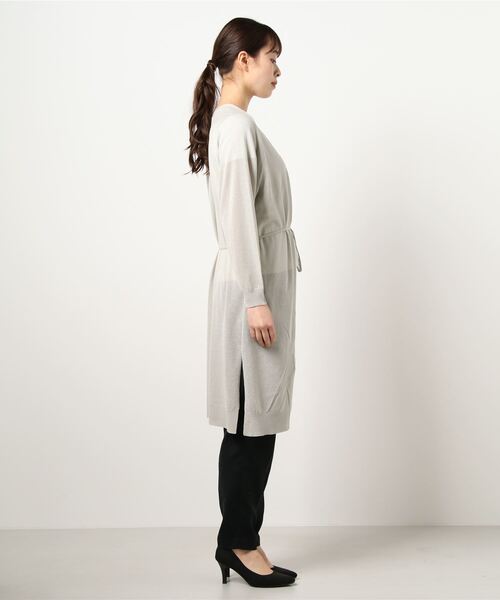 MEW'S REFINED CLOTHES（ミューズリファインドクローズ）の「ウォッシャブルシアーロングカーディガン（カーディガン/ボレロ・レディース・グリーン/グレイッシュベージュ/ブラック・MEDIUM）」の5枚目の写真