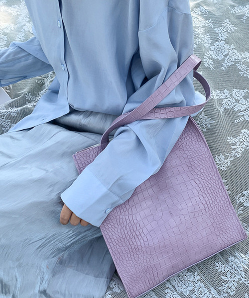 JUNOAH（ジュノア）の「型押しトートバッグ（トートバッグ・レディース・ブラック/ホワイト/パープル/グリーン/ブルー・FREE）」の5枚目の写真