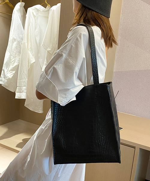 JUNOAH（ジュノア）の「型押しトートバッグ（トートバッグ・レディース・ブラック/ホワイト/パープル/グリーン/ブルー・FREE）」の3枚目の写真