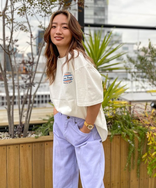 ROXY（ロキシー）の「【ZOZOTOWN限定アイテム】BACK CIRCLE TEE/ロキシーバックプリントオーバルロゴ半袖Tシャツ（Tシャツ/カットソー・レディース・ブラック/ブルー/ナチュラル・FREE）」の7枚目の写真