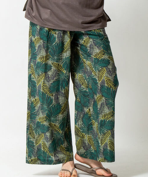 NOLLEY’S（ノーリーズ）の「DEVEAUX イージーパンツ（その他パンツ・レディース・ブラウン/グリーン・1/2）」の2枚目の写真