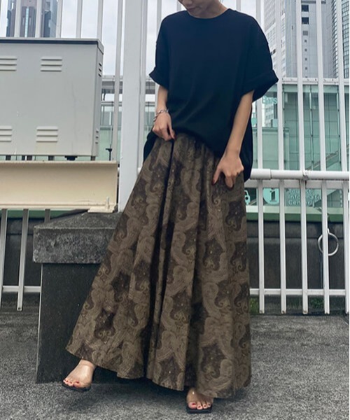 CREDONA（クレドナ）の「ペイズリー柄バッククロスリネンワンピース 
