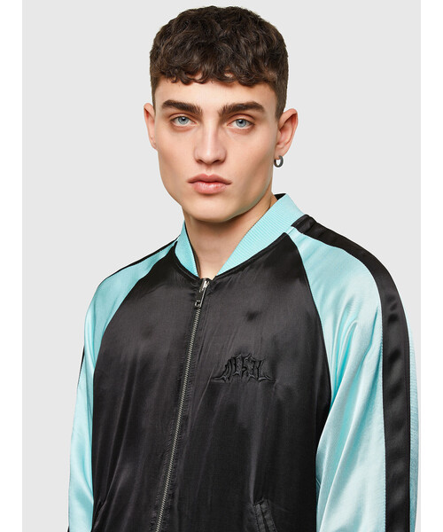 DIESEL（ディーゼル）の「メンズ ジャケット ボンバージャケット（ブルゾン・メンズ・ホワイト/ブラック・SMALL/MEDIUM/LARGE/X-LARGE/XX-LARGE/X-SMALL）」の6枚目の写真