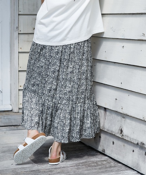 CRAFT STANDARD BOUTIQUE(クラフトスタンダードブティック)の「ワッシャーサテンペプラムスカート *◇(スカート・レディース・チャコールグレー/オレンジ/ブラウン/ネイビー/ベージュ・M/L)」の2枚目の写真