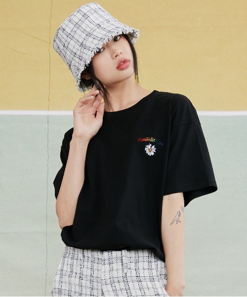 ROMANTIC CROWNのCROSSWALK LOGO TEE SHIRT 全2色 日本未入荷ROMANTIC CROWNのSLOGAN LIST LOGO TEE 全6色