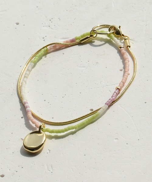 GOLDY（ゴールディ）の「カラー ビーズ × ポイント メタル レイヤード ブレスレット（ブレスレット・レディース・ホワイト/ライトグレー/ブラック/ライトピンク・FREE）」の11枚目の写真