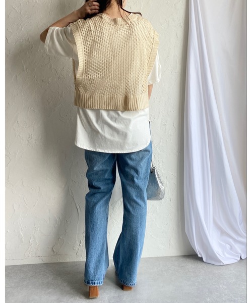 She's Closet(シーズクローゼット)の「透かし柄メッシュ編みショート丈ニットベスト(ベスト・レディース・ブルー/アイボリー/グレイッシュベージュ/ミント/ダークラベンダー・FREE)」の10枚目の写真