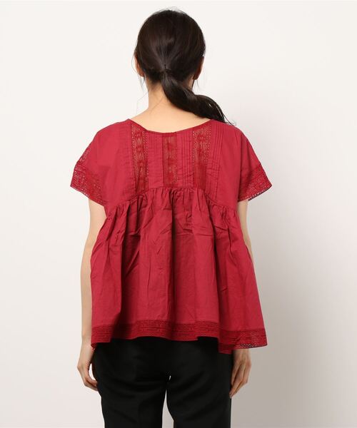 Samansa Mos2(サマンサ モスモス)の「ピンタックレース前後着ブラウス(シャツ/ブラウス・レディース・レッド/ブラック/オフホワイト・フリ-)」の4枚目の写真