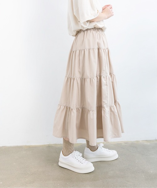 nemne store(ネンネストア)の「風にゆられるティアードロングスカート(スカート・レディース・グレー/カーキ/アイボリー・フリー)」の12枚目の写真