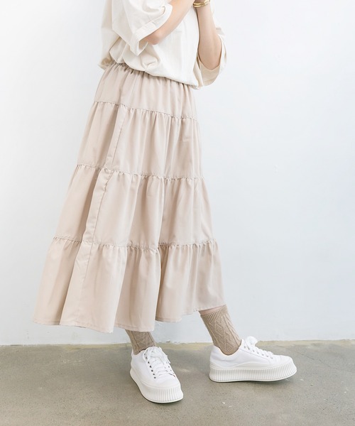nemne store(ネンネストア)の「風にゆられるティアードロングスカート(スカート・レディース・グレー/カーキ/アイボリー・フリー)」の7枚目の写真