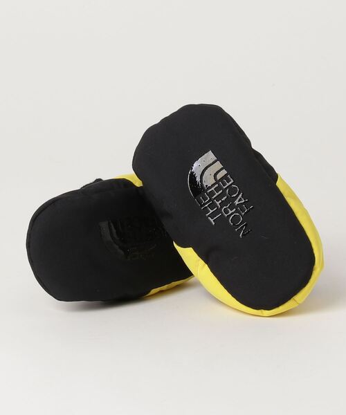 THE NORTH FACE(ザノースフェイス)の「THE NORTH FACE/ノースフェイス B FIRST STEP ソックス ルームシューズ もこもこ 暖か 防寒 出産 祝い プレゼント ギフト NFB52184(その他シューズ・キッズ・ブラック/レッド系その他/オリーブ×ブラック/イエロー×ブラック・FREE)」の6枚目の写真