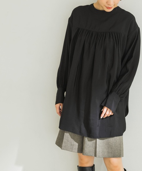 URBAN RESEARCH（アーバンリサーチ）の「前後2wayギャザーブラウス（Tシャツ/カットソー・レディース・オフホワイト/ブラック・FREE）」の7枚目の写真