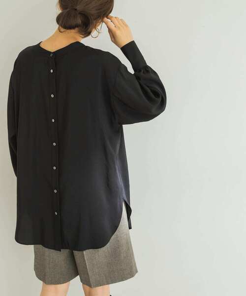 URBAN RESEARCH（アーバンリサーチ）の「前後2wayギャザーブラウス（Tシャツ/カットソー・レディース・オフホワイト/ブラック・FREE）」の8枚目の写真