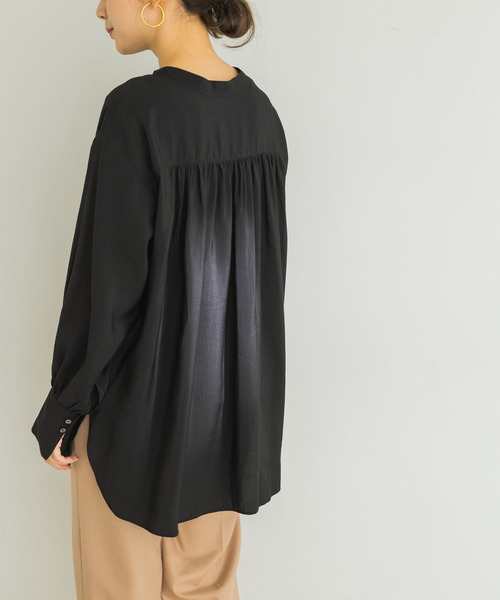 URBAN RESEARCH（アーバンリサーチ）の「前後2wayギャザーブラウス（Tシャツ/カットソー・レディース・オフホワイト/ブラック・FREE）」の14枚目の写真