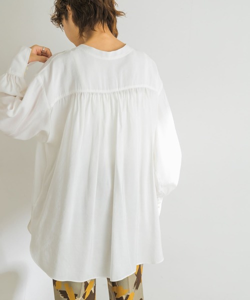 URBAN RESEARCH（アーバンリサーチ）の「前後2wayギャザーブラウス（Tシャツ/カットソー・レディース・オフホワイト/ブラック・FREE）」の19枚目の写真