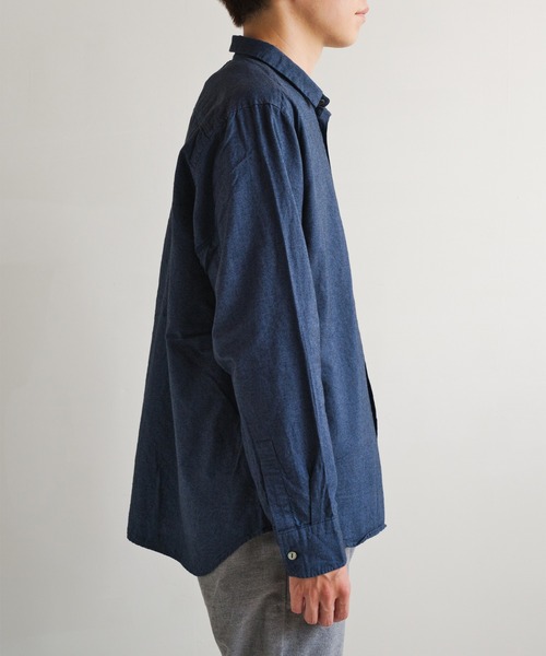 quadro（クオドロ）の「ツイルシャンブレー両面起毛 レギュラーシャツ（シャツ/ブラウス・メンズ・ネイビー/杢グレー/ホワイト・LARGE/MEDIUM）」の19枚目の写真