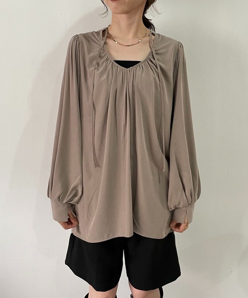 CAPRICIEUX LE'MAGE（カプリシューレマージュ）の「テンセル2WAYパフシャツ（シャツ/ブラウス・レディース・ホワイト/ブラック/グレイッシュベージュ・FREE）」の4枚目の写真