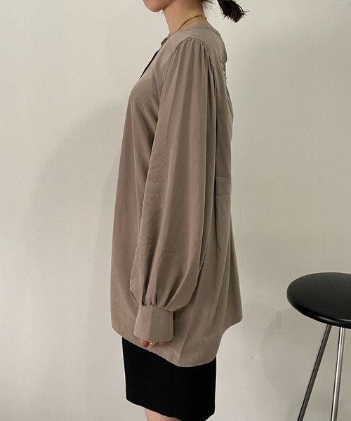 CAPRICIEUX LE'MAGE（カプリシューレマージュ）の「テンセル2WAYパフシャツ（シャツ/ブラウス・レディース・ホワイト/ブラック/グレイッシュベージュ・FREE）」の22枚目の写真