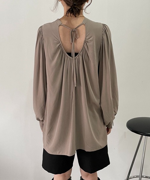 CAPRICIEUX LE'MAGE（カプリシューレマージュ）の「テンセル2WAYパフシャツ（シャツ/ブラウス・レディース・ホワイト/ブラック/グレイッシュベージュ・FREE）」の16枚目の写真