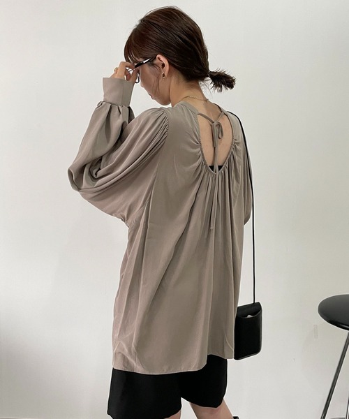 CAPRICIEUX LE'MAGE（カプリシューレマージュ）の「テンセル2WAYパフシャツ（シャツ/ブラウス・レディース・ホワイト/ブラック/グレイッシュベージュ・FREE）」の11枚目の写真