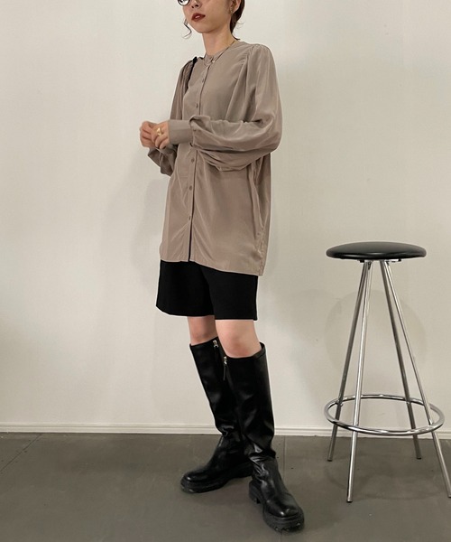 CAPRICIEUX LE'MAGE（カプリシューレマージュ）の「テンセル2WAYパフシャツ（シャツ/ブラウス・レディース・ホワイト/ブラック/グレイッシュベージュ・FREE）」の18枚目の写真