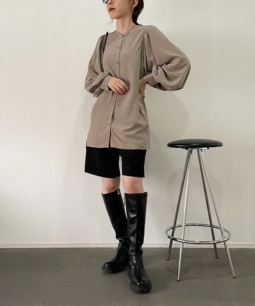 CAPRICIEUX LE'MAGE（カプリシューレマージュ）の「テンセル2WAYパフシャツ（シャツ/ブラウス・レディース・ホワイト/ブラック/グレイッシュベージュ・FREE）」の6枚目の写真