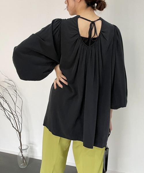 CAPRICIEUX LE'MAGE（カプリシューレマージュ）の「テンセル2WAYパフシャツ（シャツ/ブラウス・レディース・ホワイト/ブラック/グレイッシュベージュ・FREE）」の12枚目の写真